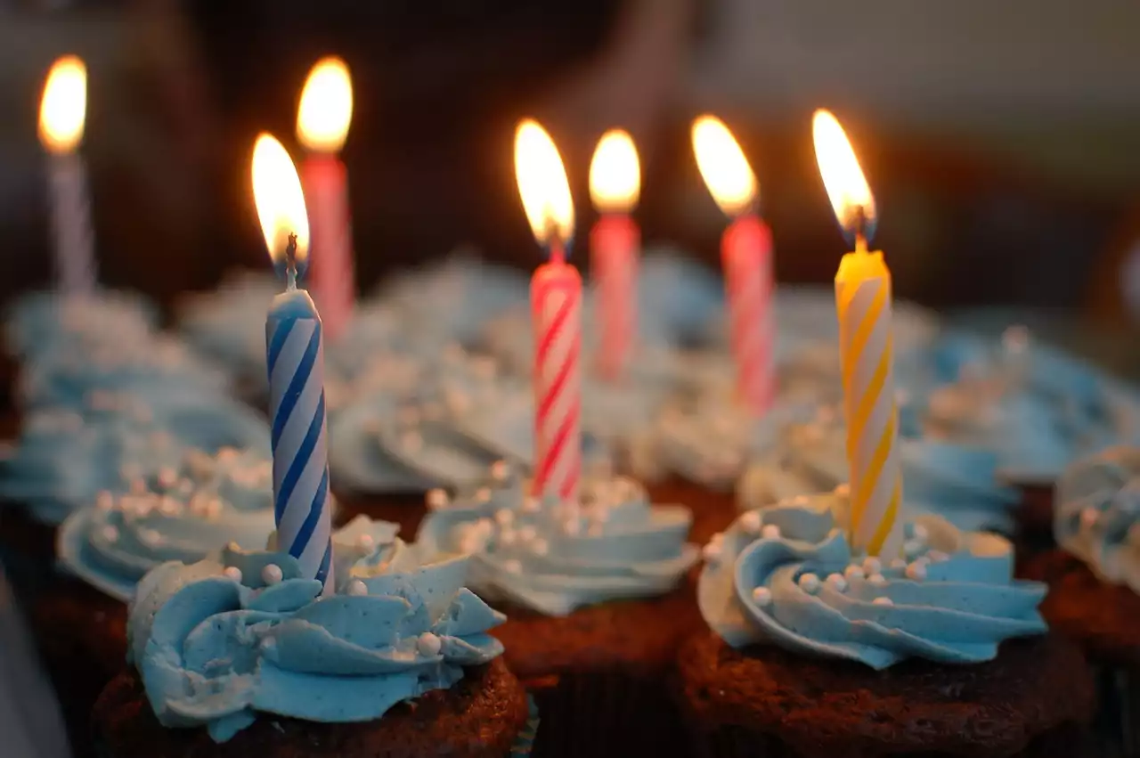 ההיסטוריה המתוקה והכנת עוגות יום הולדת
